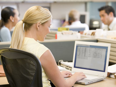 Exemple de location d'un bureau flex dans un espace de travail partagé